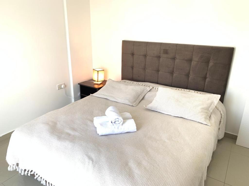 Luxury Two-Bedroom Apartment In Amazing Place Lukomorye E5 Karavas  Экстерьер фото